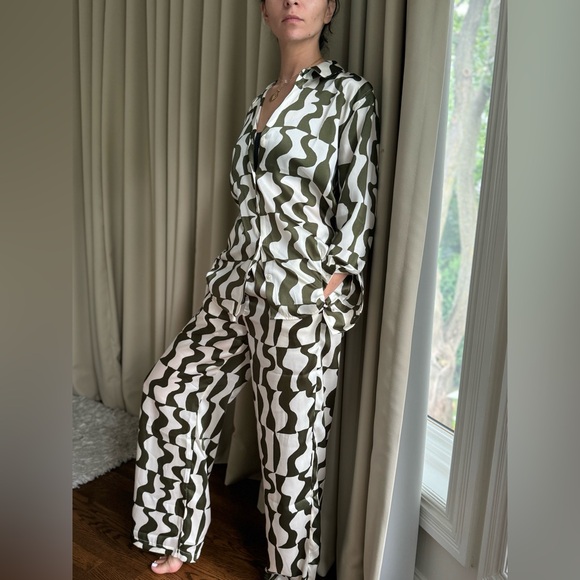 Rails- button down an draw string pants - Picture 7 of 8